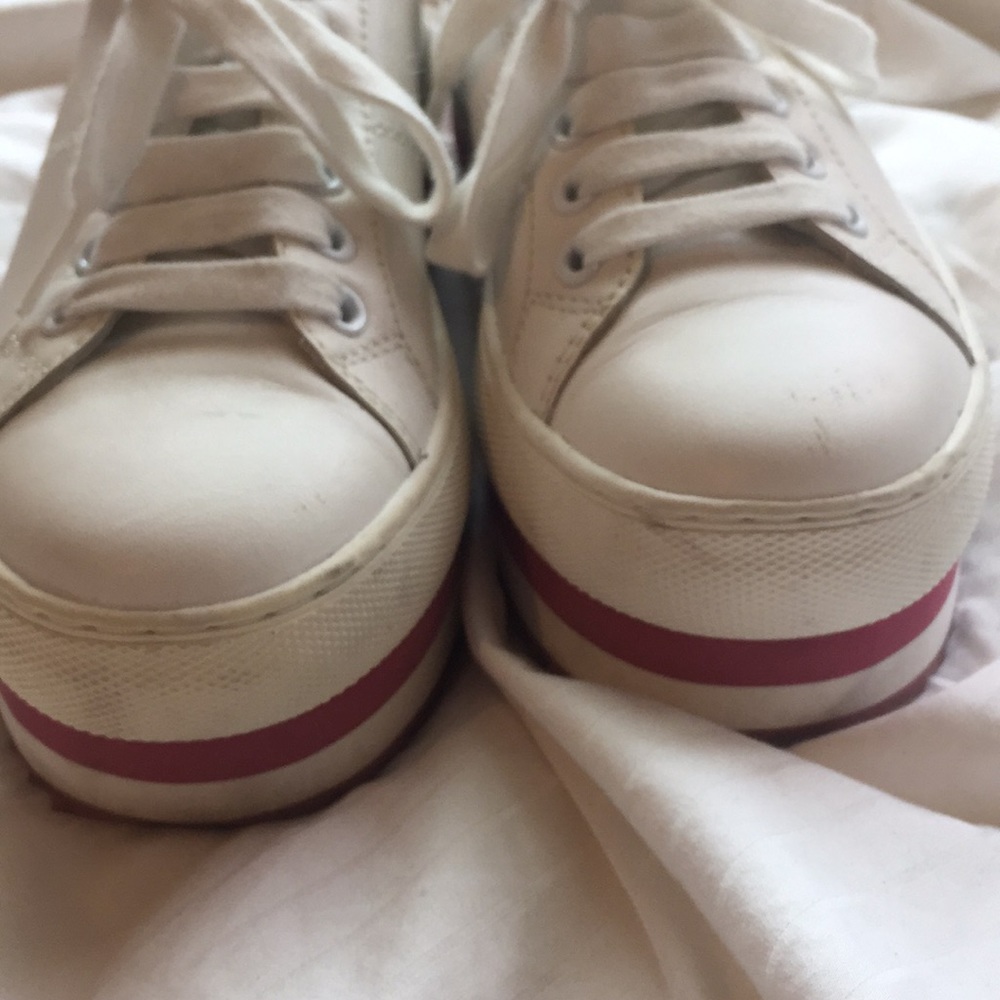 Platforms - Picture 5 of 8